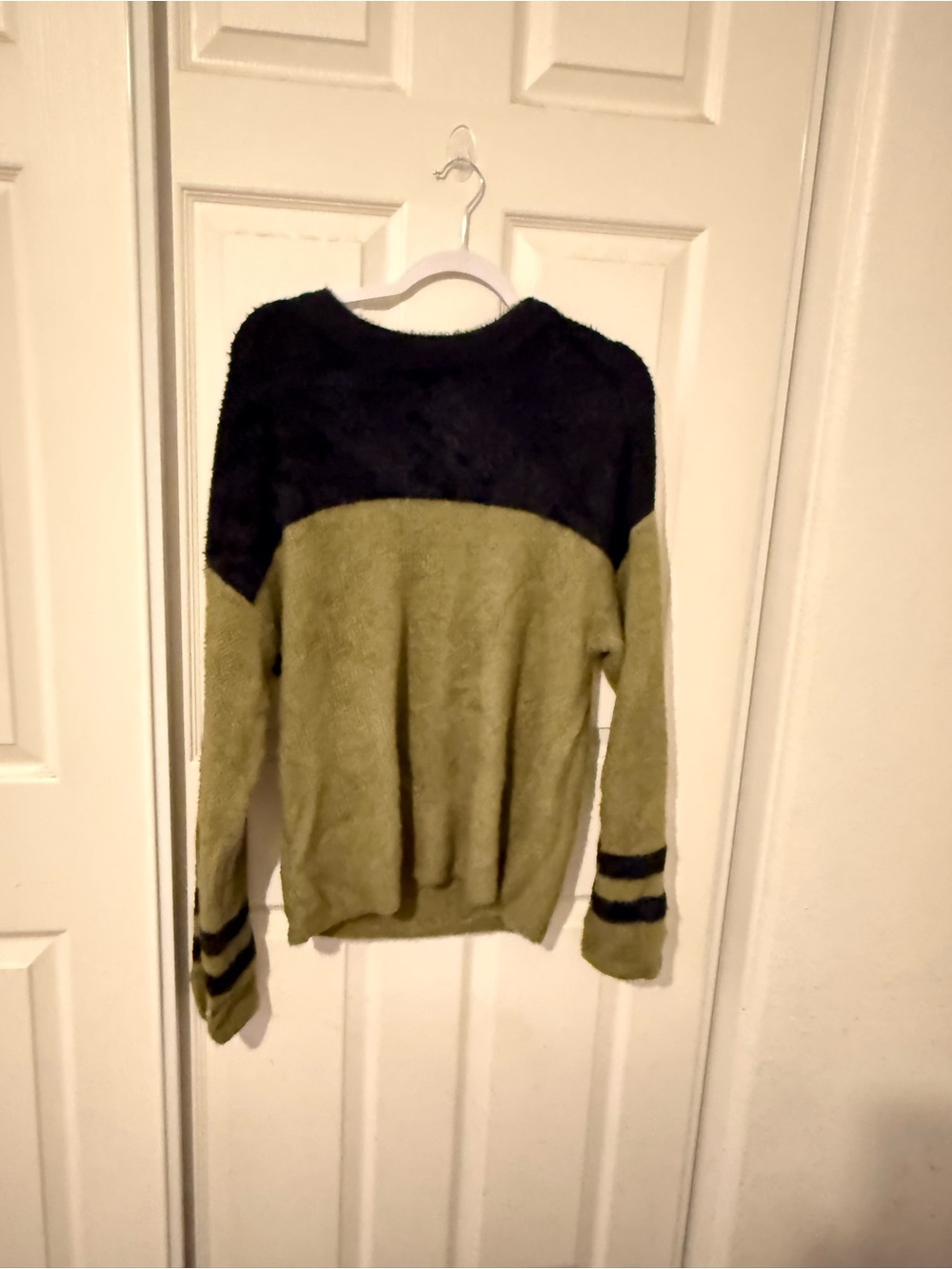 Knox Rose Olive and Black Fuzzy Colorblock Crewneck Sweater